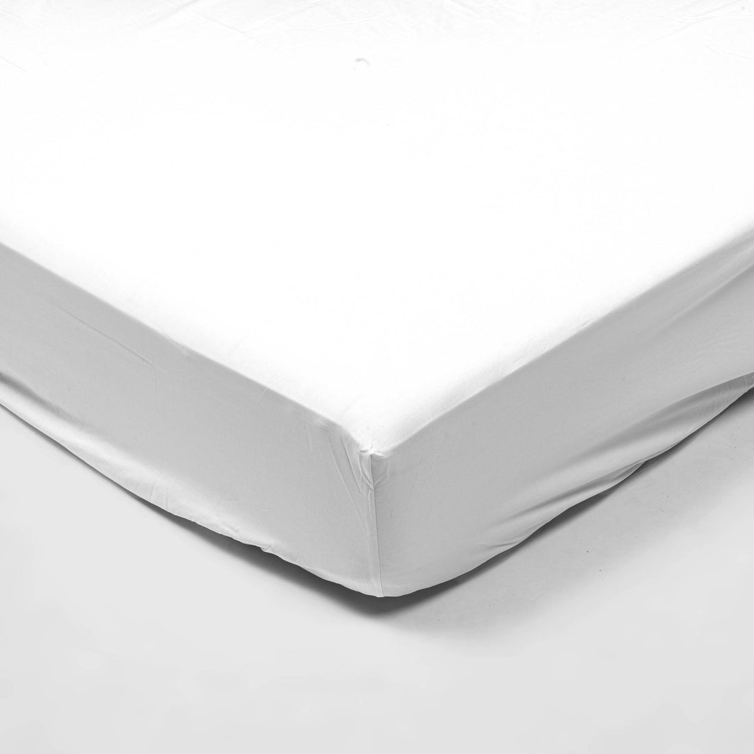 White percale fitted sheet