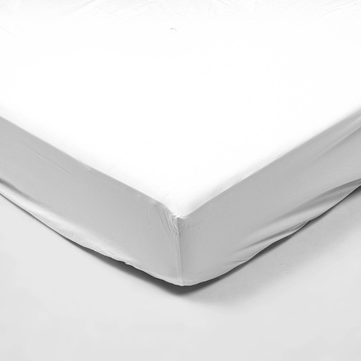 White percale fitted sheet
