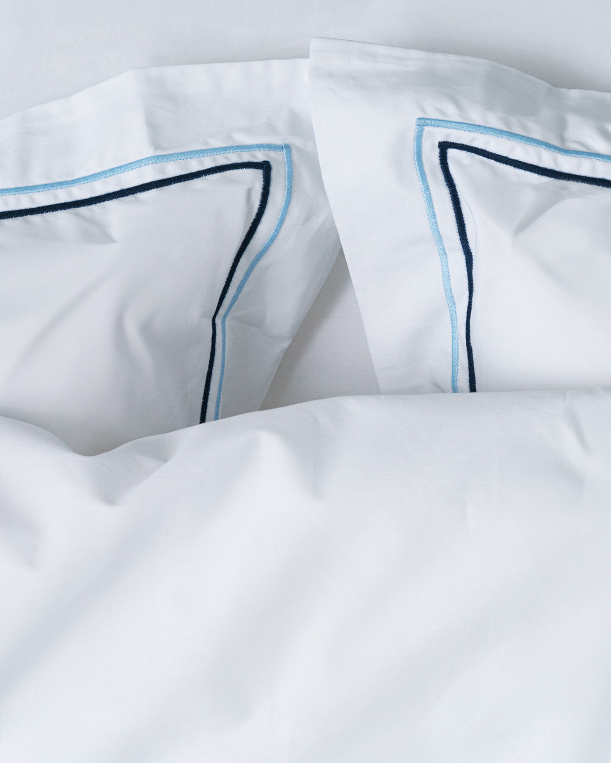 Pillowcase - 200 threads percale (White with Blue stripes)