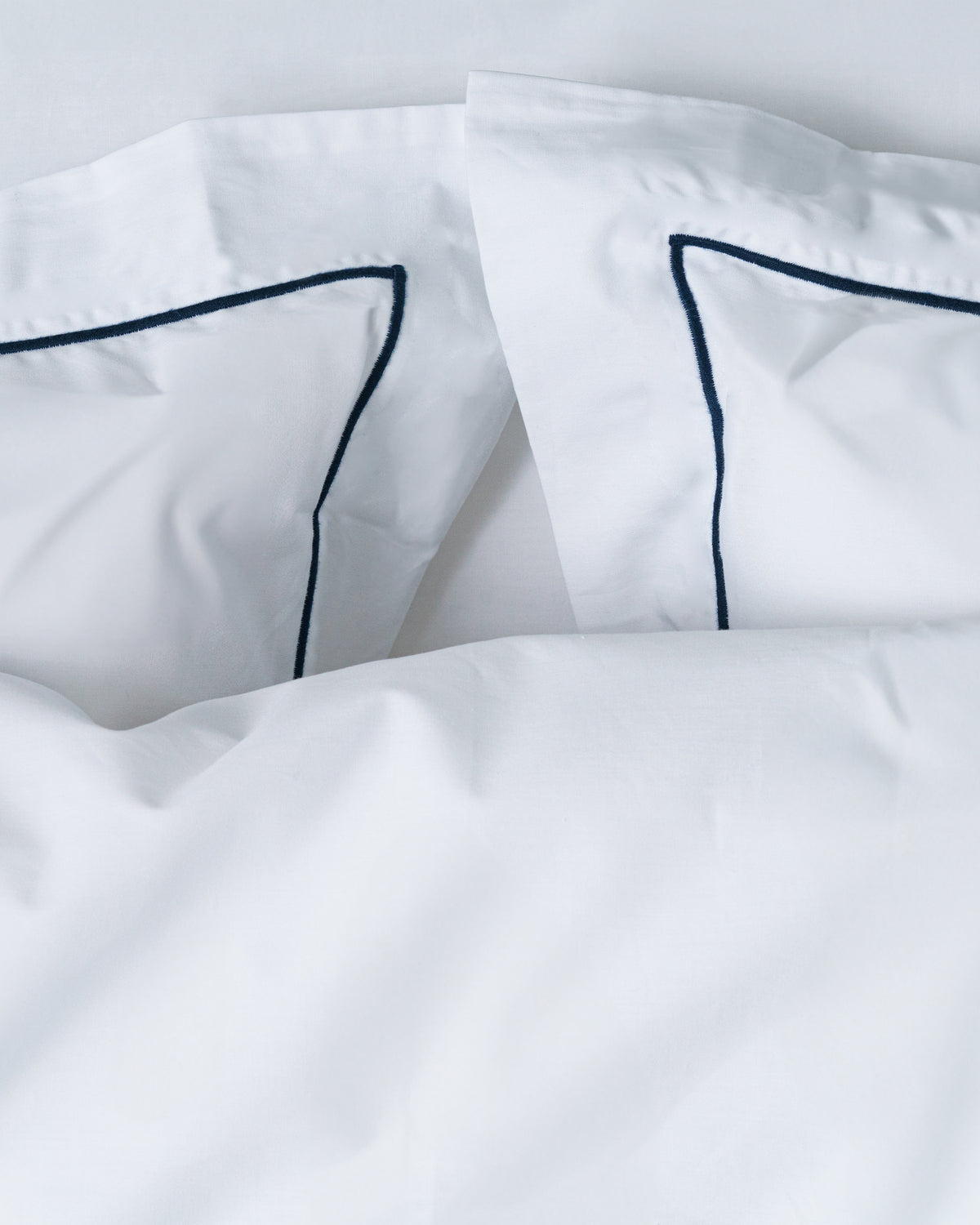 Pillowcase - 300 threads sateen (White with Black stripes)