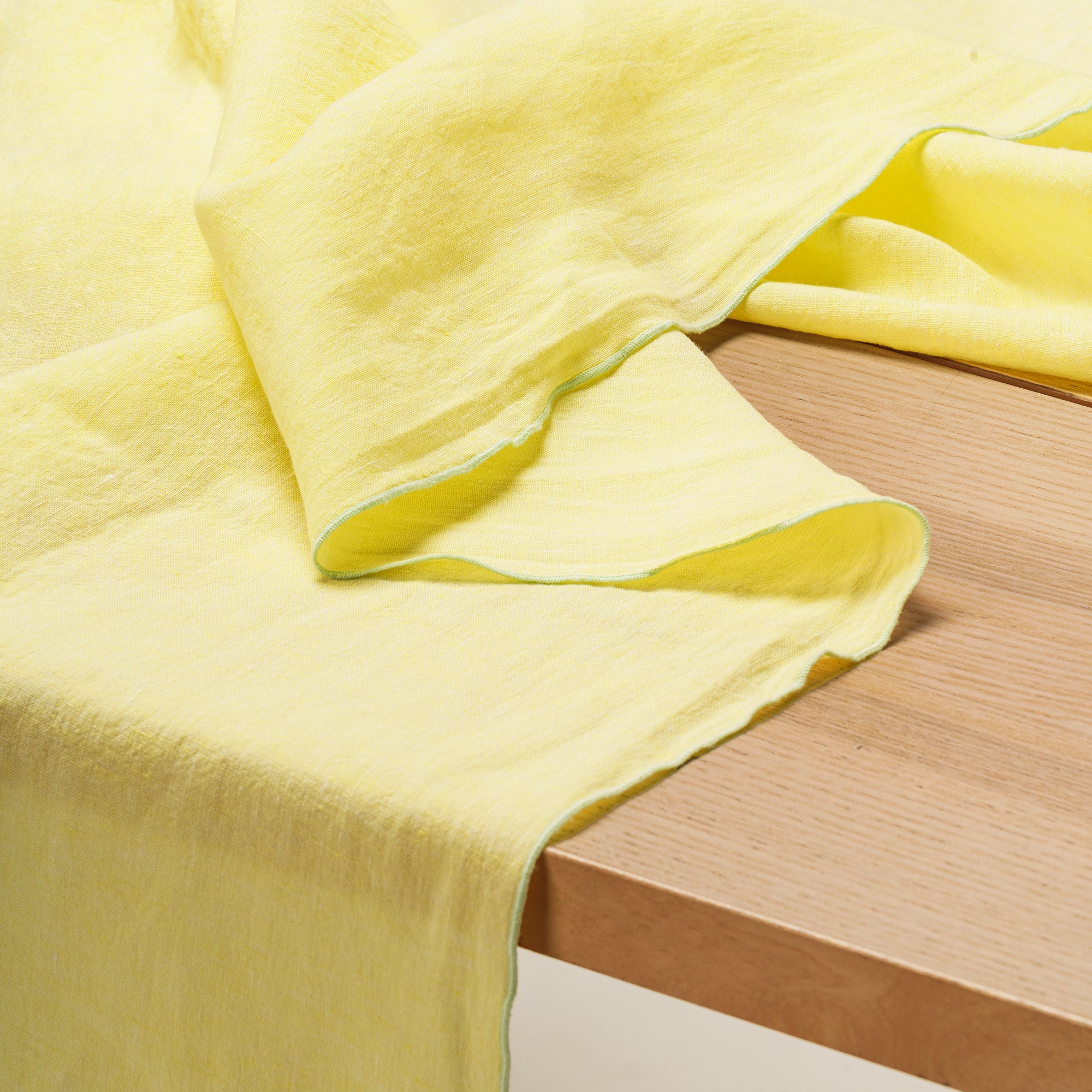 Table runner (Lemon)