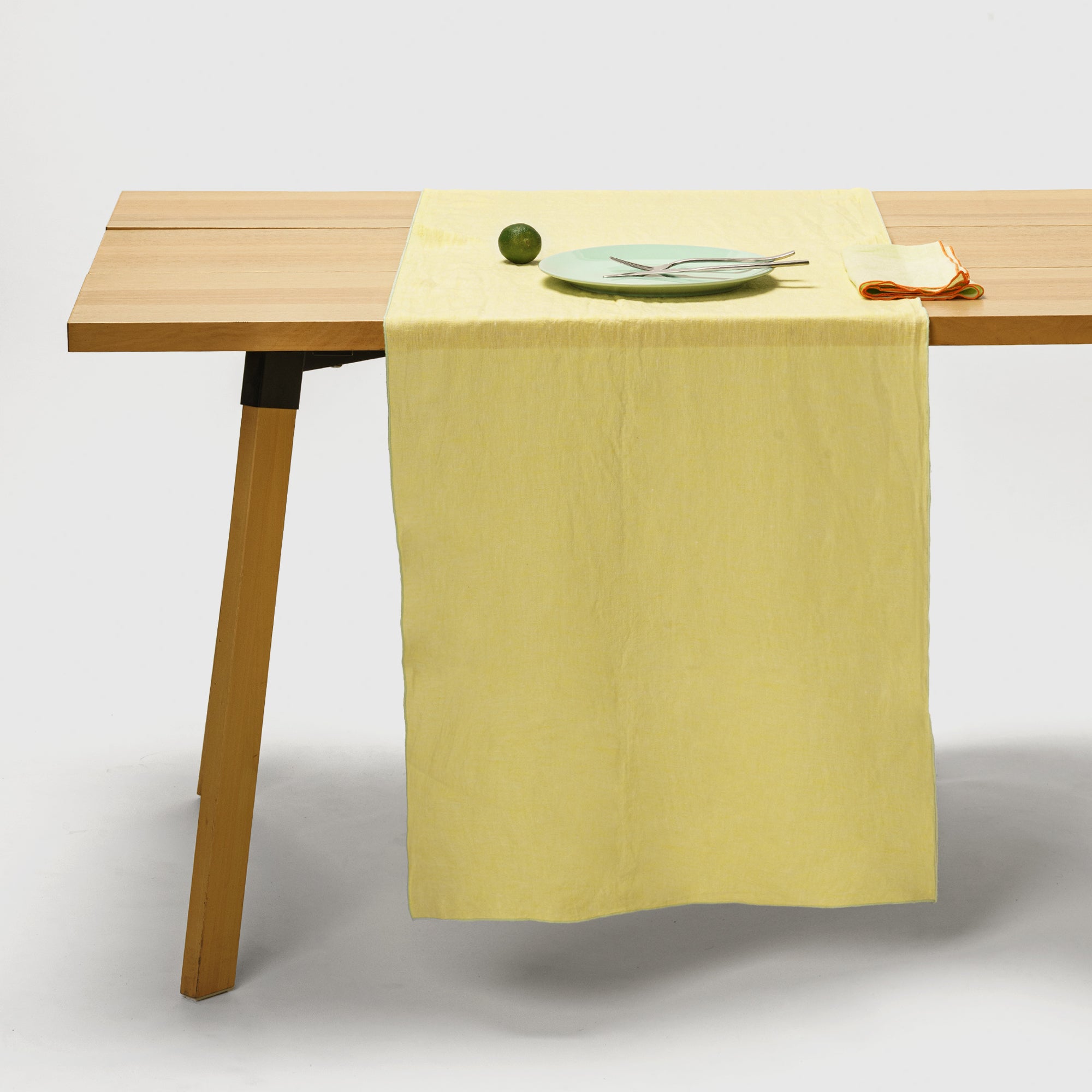 Table runner (Lemon)